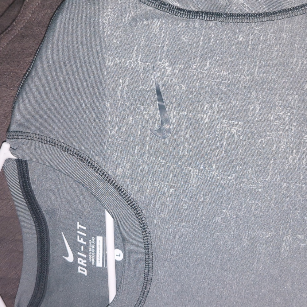 Nike Novelty Legend Men's Dri-FIT Short Sleeve - Gray with tags